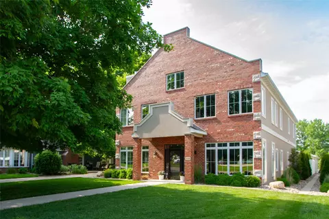 410 Franklin St, Pella, IA 50219
