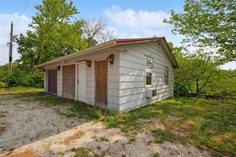 8435 Meadow Wood Dr, Dexter, IA 50070
