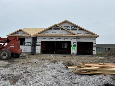 401 NE Chalet St, Elkhart, IA 50073