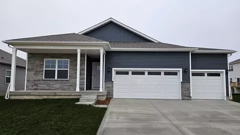440 Meadows Ct, Polk City, IA 50226