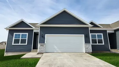 484 Kinley Dr, Waukee, IA 50263