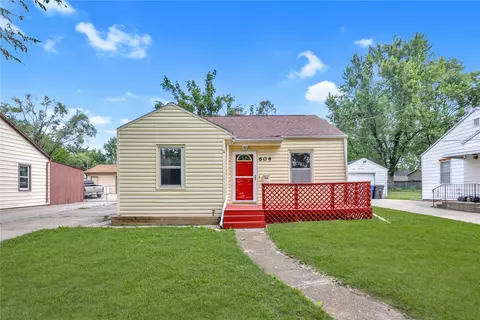 604 E Sheridan Ave, Des Moines, IA 50313