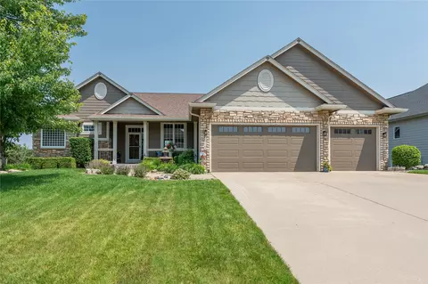6725 NW 93rd St, Johnston, IA 50131