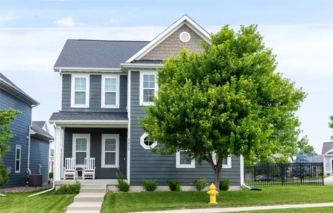 5477 S Prairie View Dr, West Des Moines, IA 50266