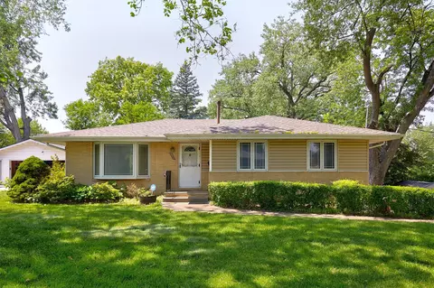 3922 73rd St, Urbandale, IA 50322