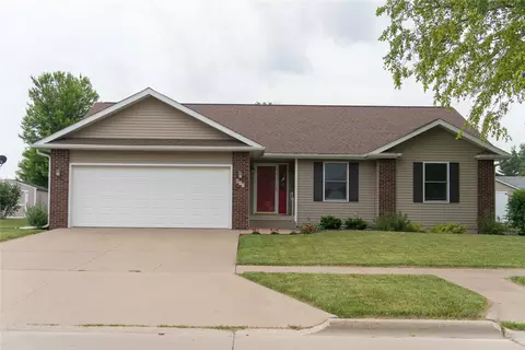 811 E Union St, Pella, IA 50219