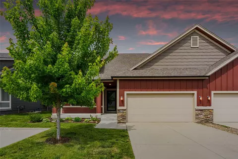 808 Plum St NW, Bondurant, IA 50035