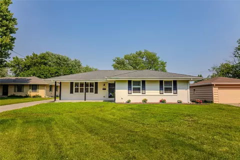 609 17th St, West Des Moines, IA 50265