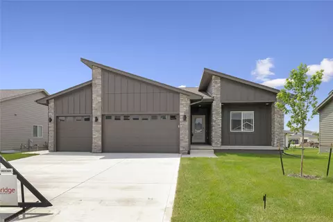 150 NW Hidden Knl, Waukee, IA 50263