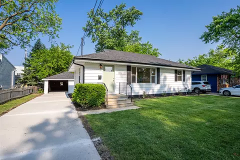 4034 71st St, Urbandale, IA 50322