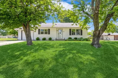 926 Casady Dr, Norwalk, IA 50211