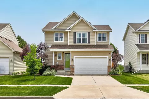 9376 Red Sunset Dr, West Des Moines, IA 50266