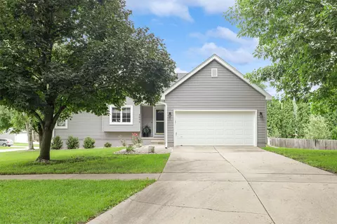 4855 Coachlight Dr, West Des Moines, IA 50265
