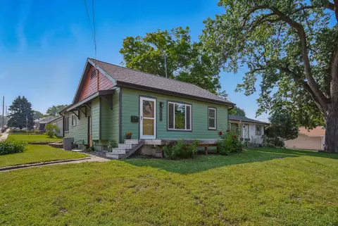 1519 E 30th St, Des Moines, IA 50317
