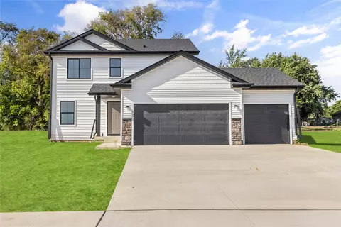 6502 NE Kendall Ave, Pleasant Hill, IA 50327