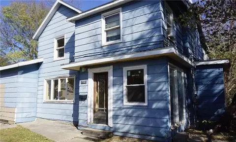 523 S 2nd St, Winterset, IA 50273