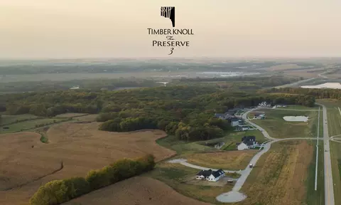 10707 SW Silver Creek Dr, West Des Moines, IA 50266