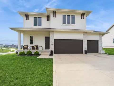2502 Blooming Heights Dr, Norwalk, IA 50211
