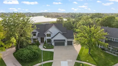 1720 Cedarwood Cir, Clive, IA 50325