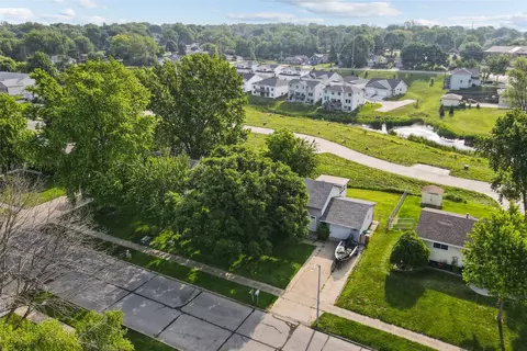 43 Constitution Blvd, Pleasant Hill, IA 50327
