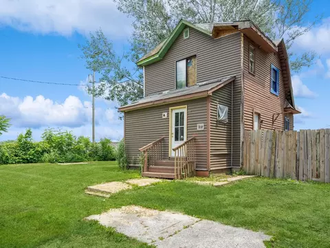 1657 Walker St, Des Moines, IA 50316