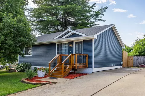 21 E Payton Ave, Des Moines, IA 50315