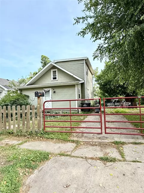 2216 Logan Ave, Des Moines, IA 50317