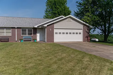 106 Park Ridge Dr, Otley, IA 50214