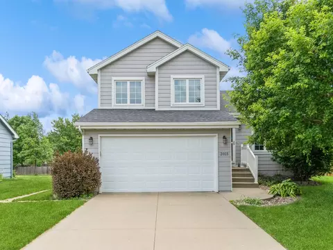 2015 NW 158th St, Clive, IA 50325