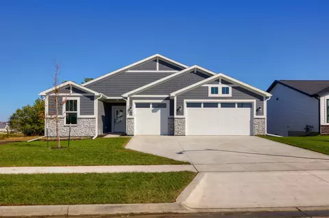 1605 NW Parkside Ln, Waukee, IA 50263