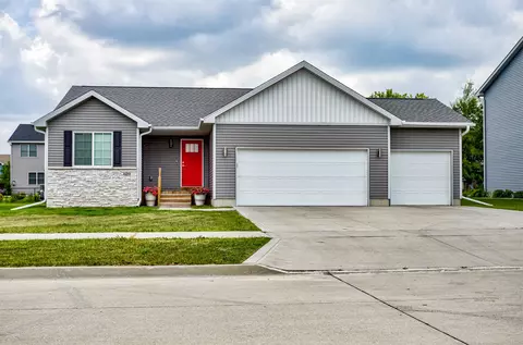 609 Prairie View Dr, Huxley, IA 50124