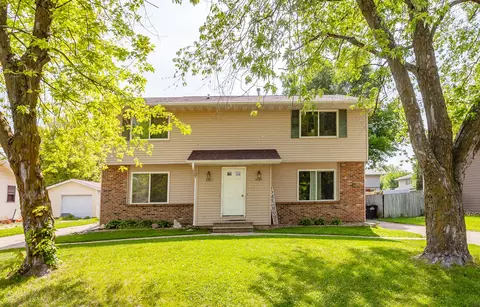 45054507 51st St, Des Moines, IA 50310