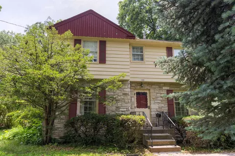 5800 Pleasant Dr, Des Moines, IA 50312
