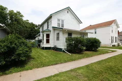 615 11th St, Boone, IA 50036