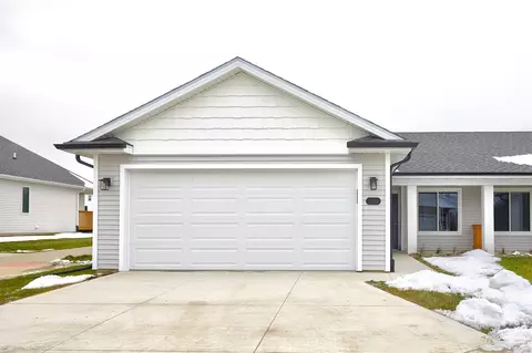 715 Linden St, Carlisle, IA 50047