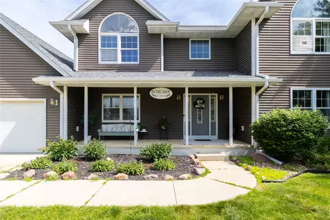 809 Stuart St, Adair, IA 50002