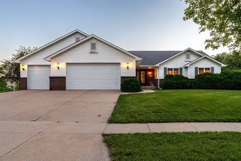 4001 Wembley Ave, Ames, IA 50010