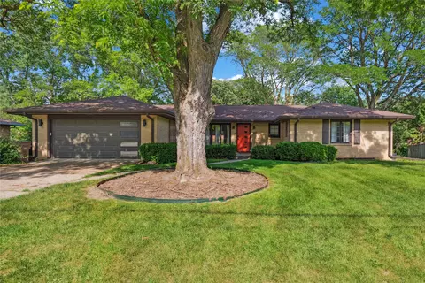 1817 75th St, Windsor Heights, IA 50324