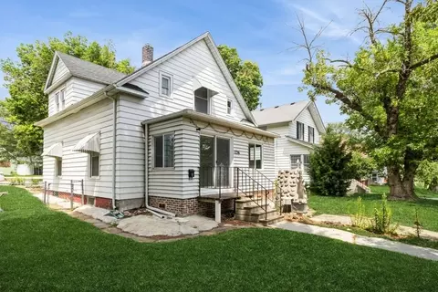 1236 York St, Des Moines, IA 50316