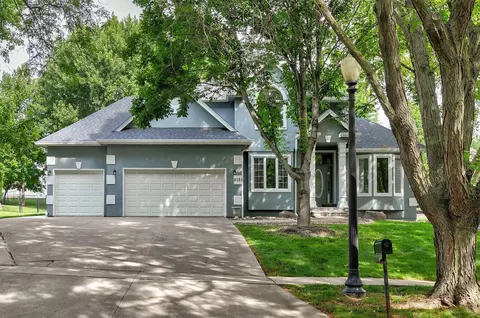 8151 Chambery Blvd, Johnston, IA 50131