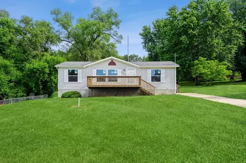 1902 E Marion St, Des Moines, IA 50320