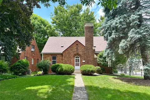 2808 44th St, Des Moines, IA 50310