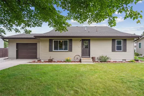 301 Maple Ave, Nevada, IA 50201