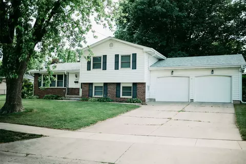 205 E 23rd St N, Newton, IA 50208