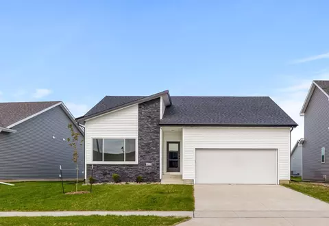 1059 NW Yorktown Dr, Waukee, IA 50263