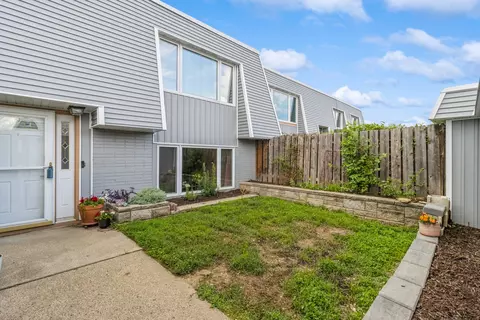 6750 School St #1013, Windsor Heights, IA 50324