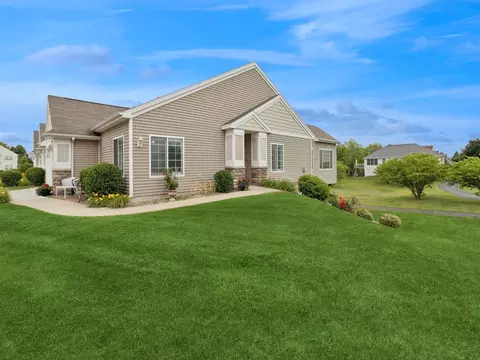 1025 NE Greenview Dr, Ankeny, IA 50021