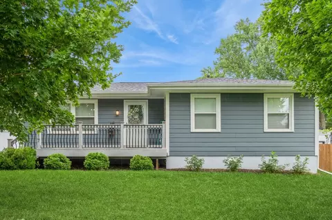 3817 80th St, Urbandale, IA 50322