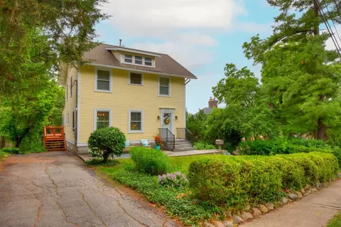 2418 Terrace Rd, Des Moines, IA 50312