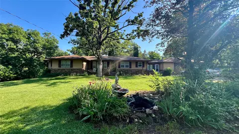 7055 G24 Hwy, Indianola, IA 50125